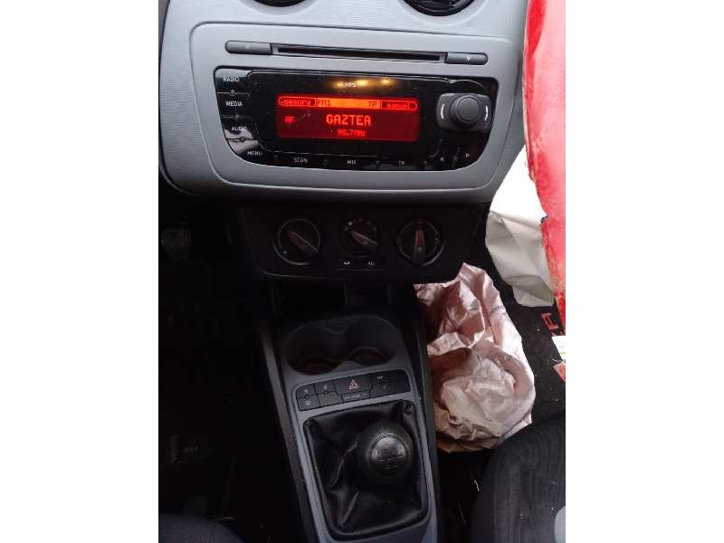 seat ibiza (6j5) del año 2013