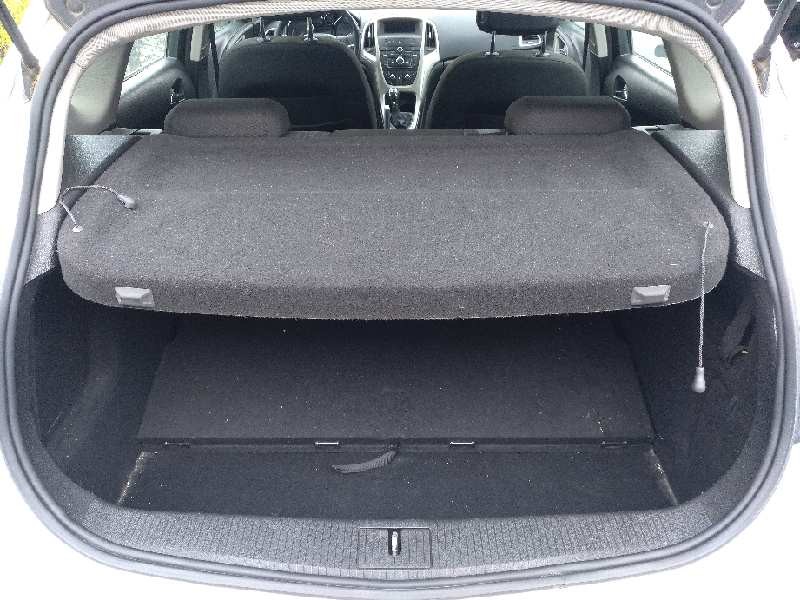 opel astra j lim. del año 2010