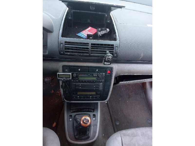 seat alhambra (7v9) del año 2002