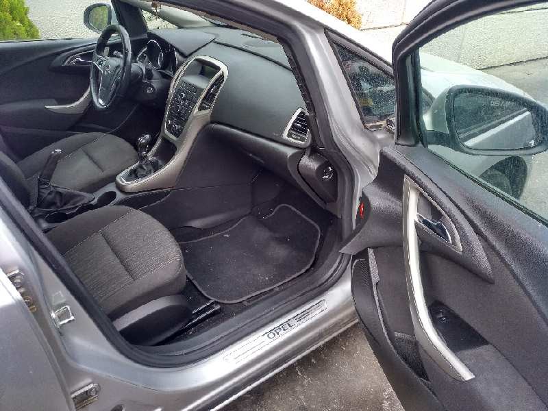 opel astra j lim. del año 2010