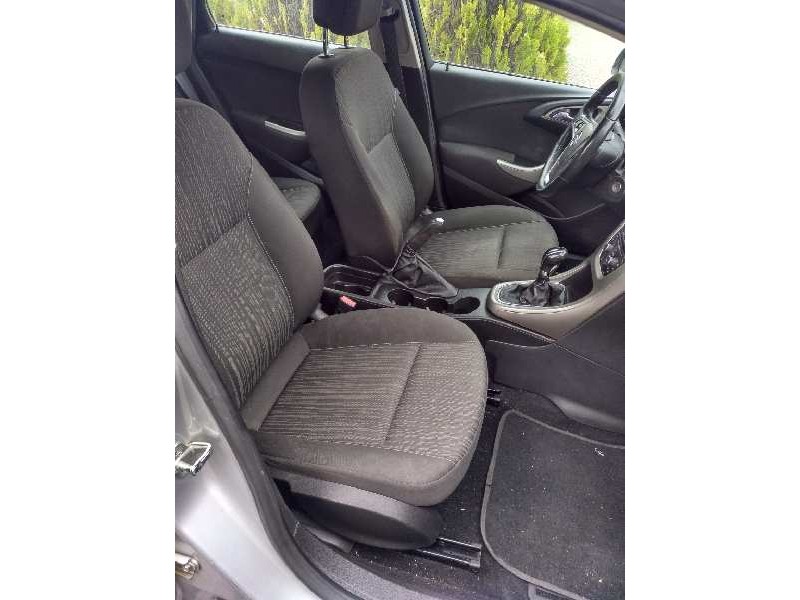 opel astra j lim. del año 2010