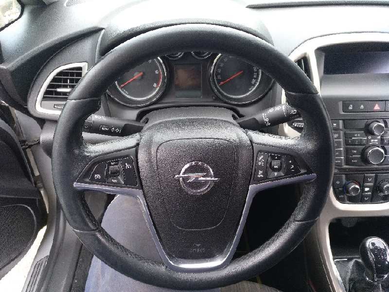 opel astra j lim. del año 2010