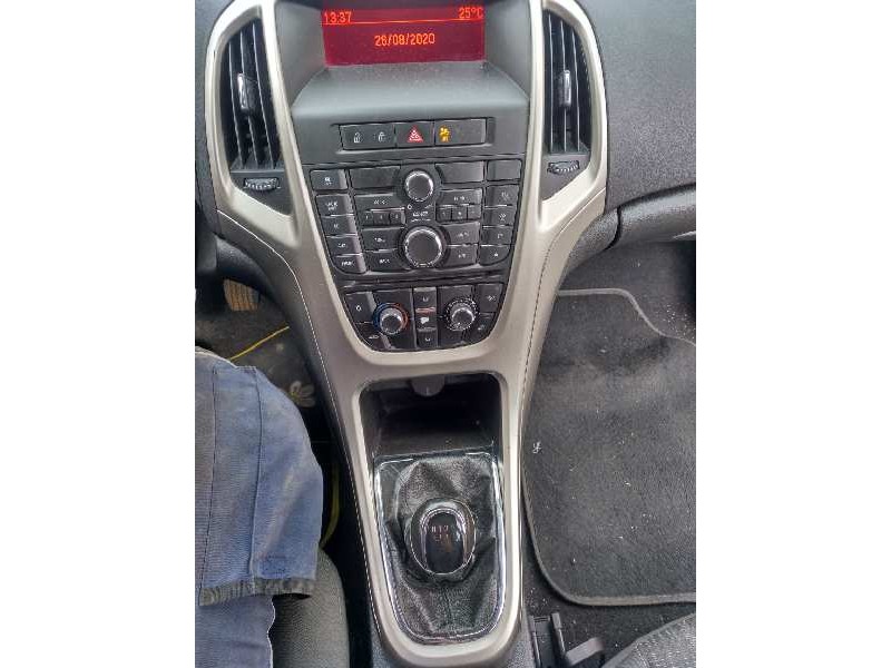 opel astra j lim. del año 2010