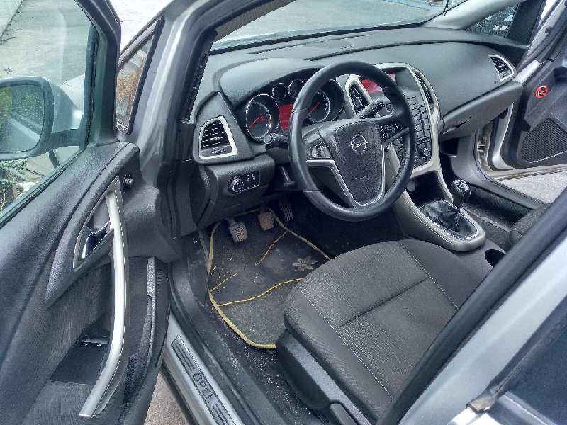 opel astra j lim. del año 2010