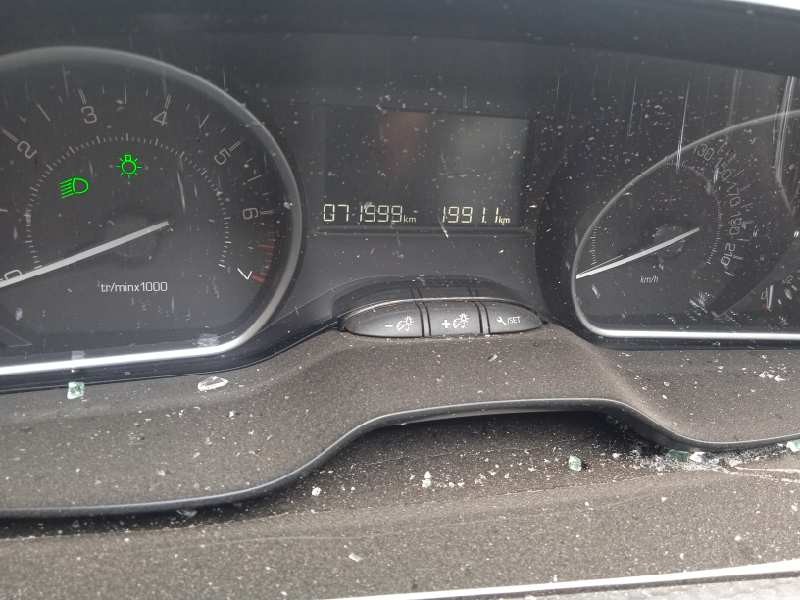 peugeot 208 del año 2017