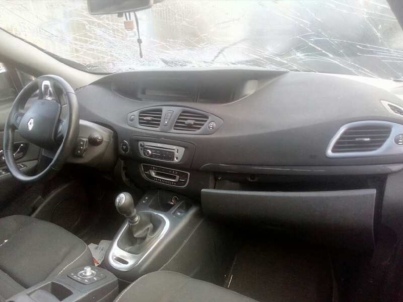 renault scenic iii del año 2016