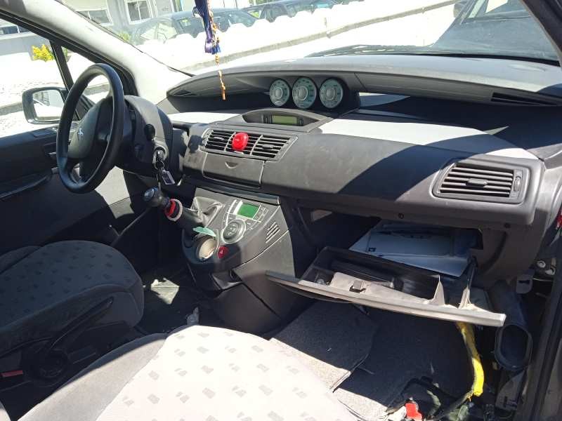 peugeot 807 del año 2005