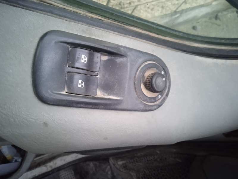 nissan primastar (x83) del año 2006