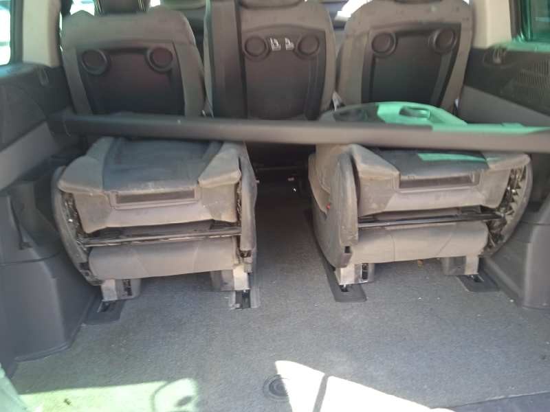 peugeot 807 del año 2005