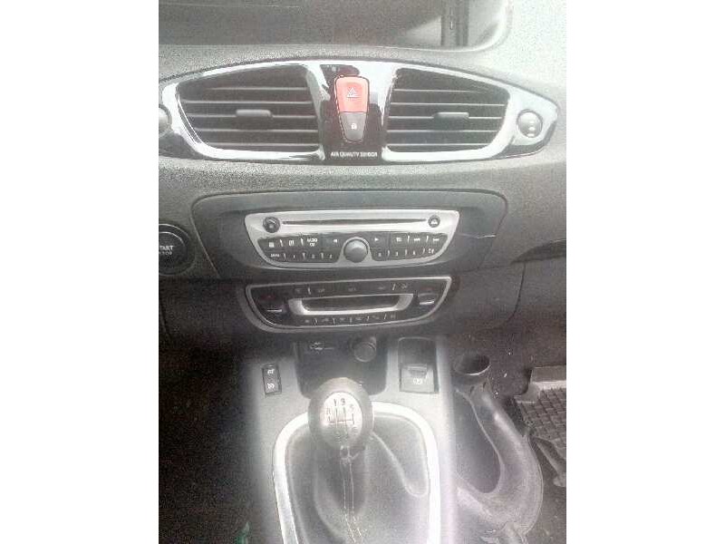 renault scenic iii del año 2011