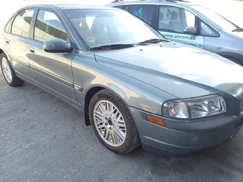 volvo s80 berlina del año 2001