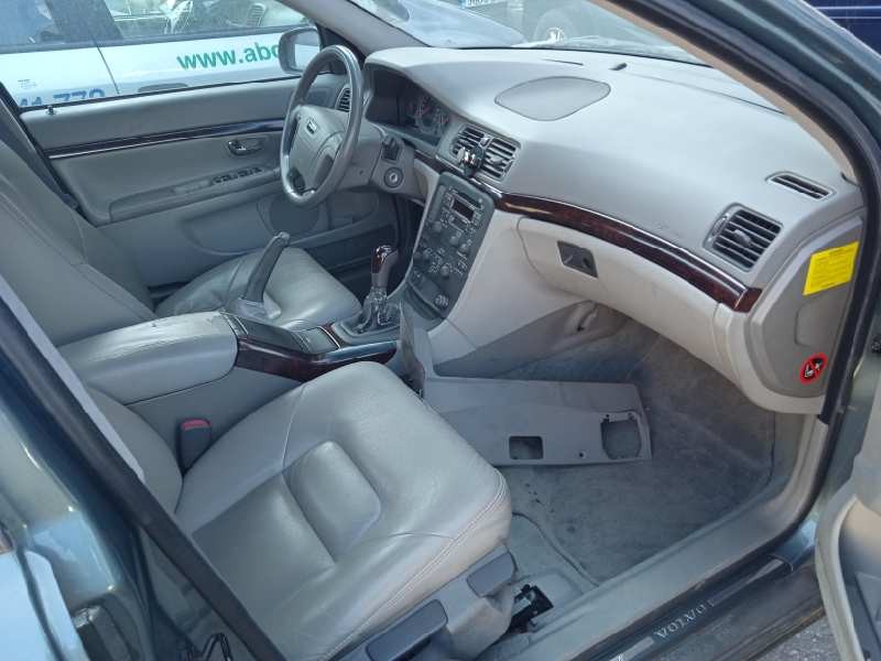 volvo s80 berlina del año 2001