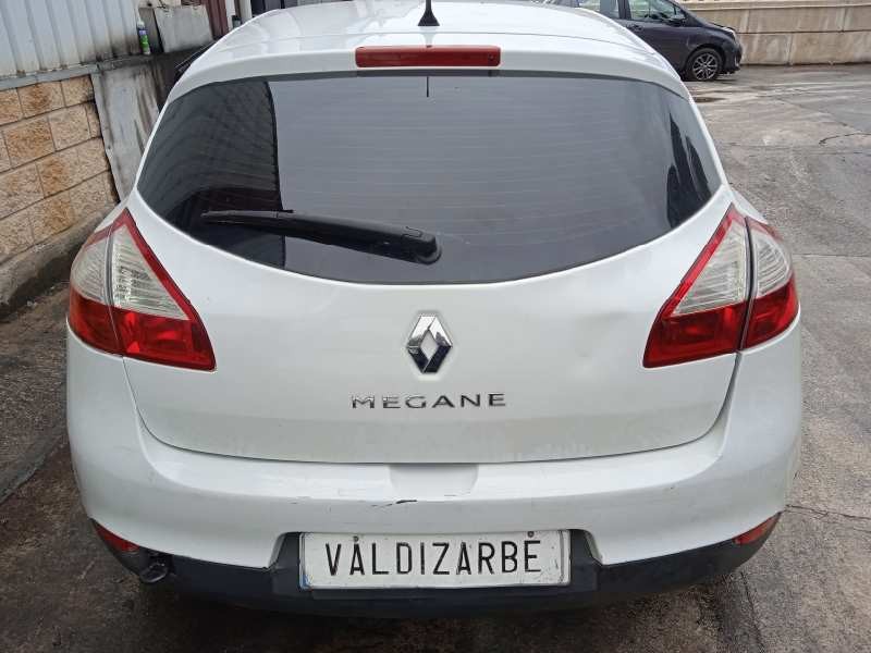 renault megane iii berlina 5 p del año 2011