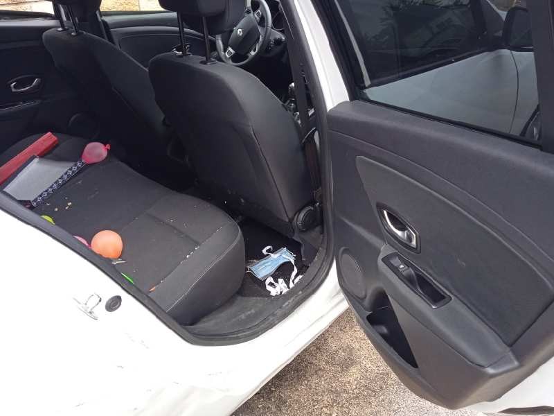 renault megane iii berlina 5 p del año 2011