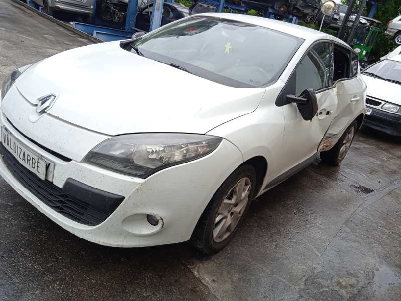 renault megane iii berlina 5 p del año 2011
