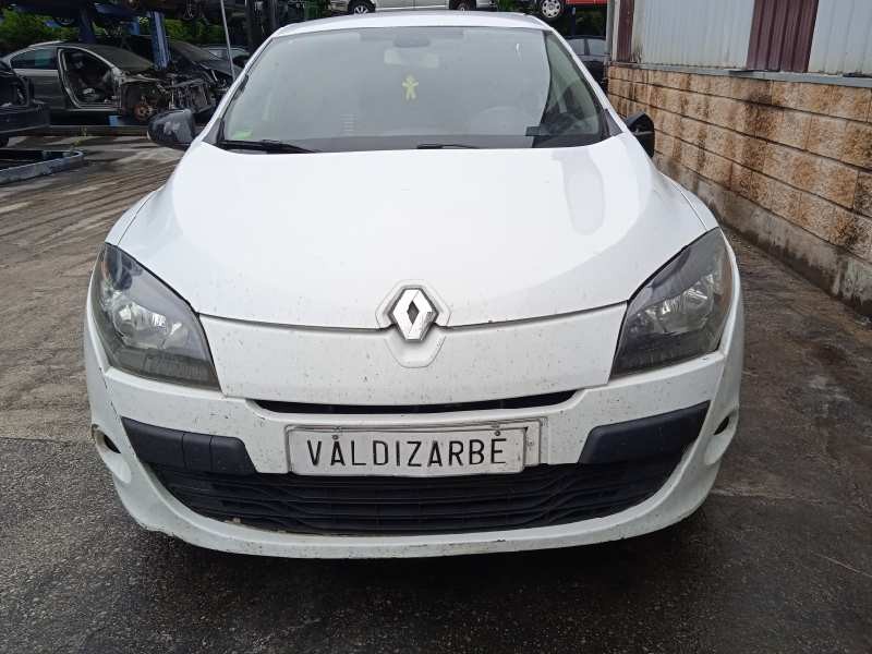renault megane iii berlina 5 p del año 2011