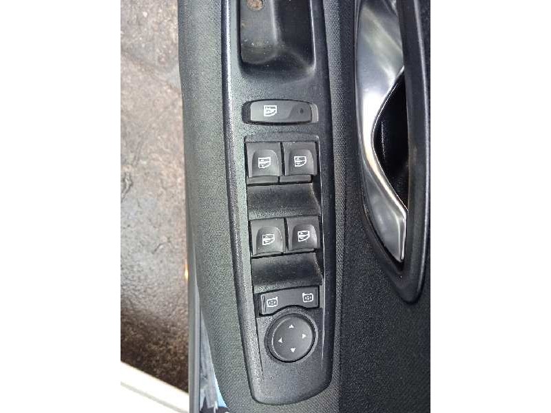 renault megane iii berlina 5 p del año 2011