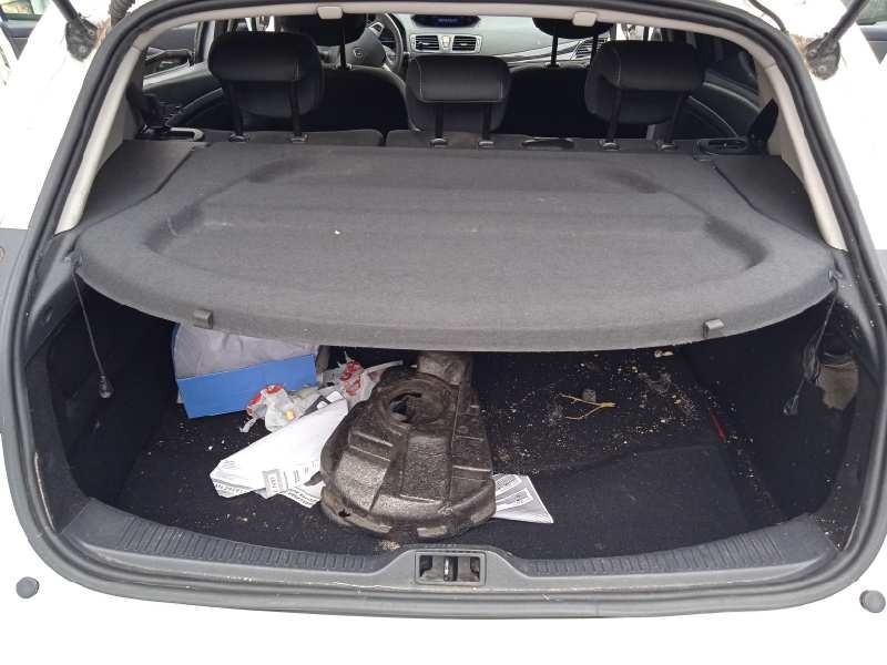 renault megane iii berlina 5 p del año 2011