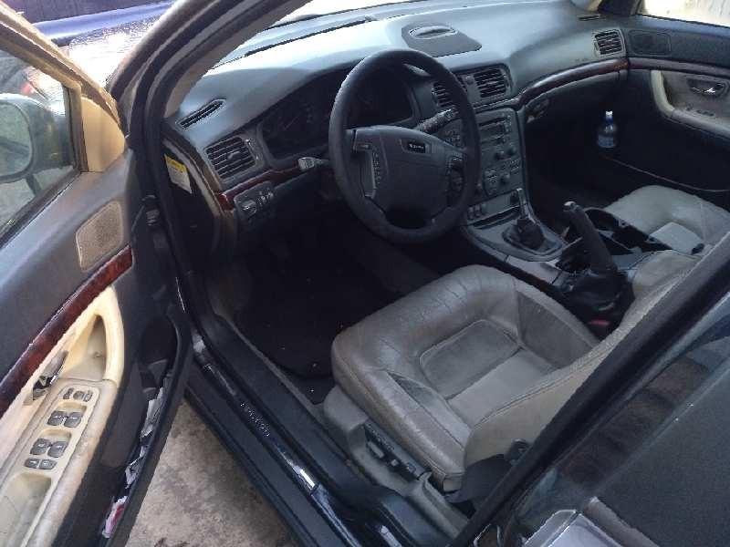 volvo s80 berlina del año 2000