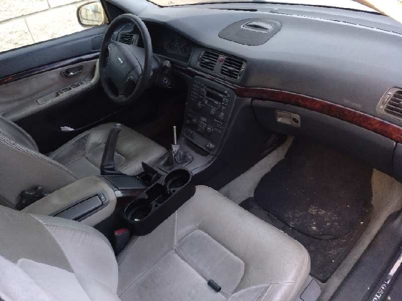 volvo s80 berlina del año 2000