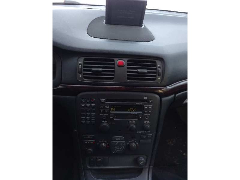 volvo s80 berlina del año 2000