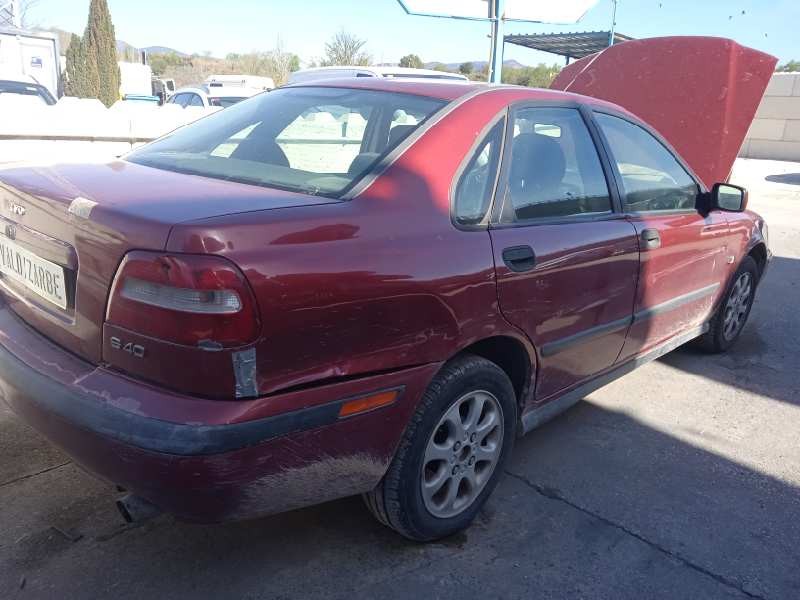 volvo s40 berlina del año 2001