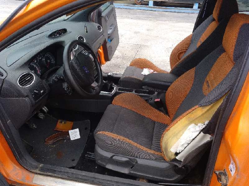 ford focus berlina (cap) del año 2006