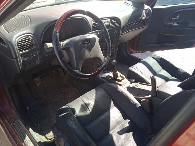 volvo s40 berlina del año 2001