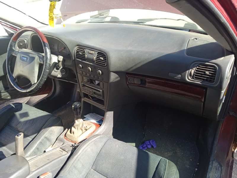 volvo s40 berlina del año 2001