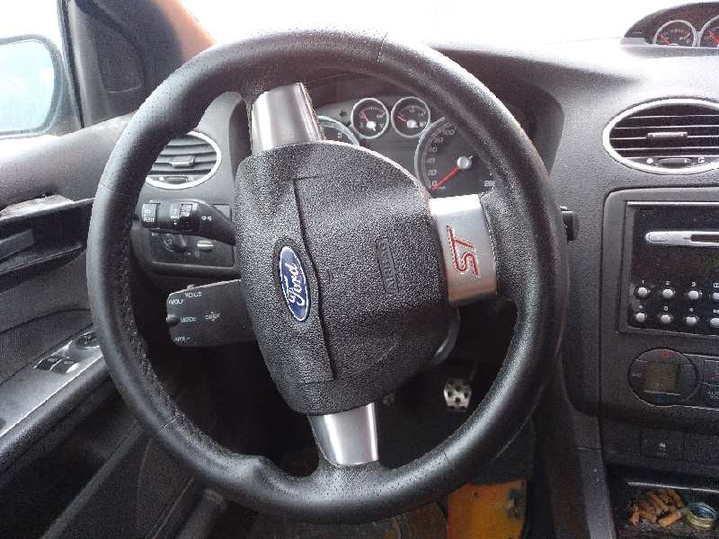 ford focus berlina (cap) del año 2006