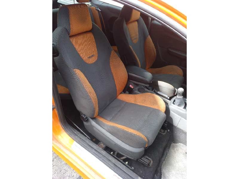 ford focus berlina (cap) del año 2006