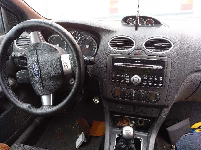 ford focus berlina (cap) del año 2006