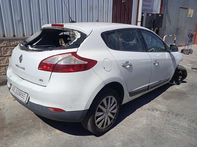 renault megane iii berlina 5 p del año 2010