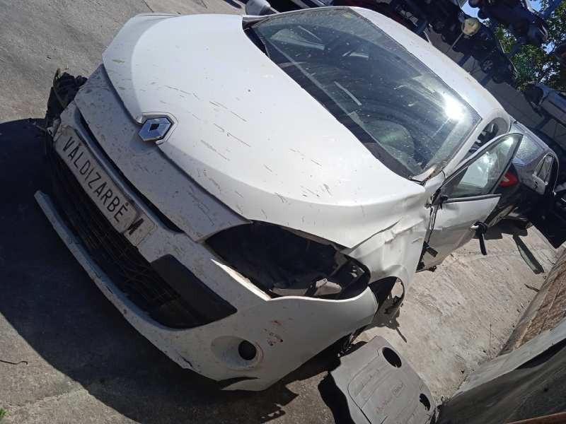 renault megane iii berlina 5 p del año 2010