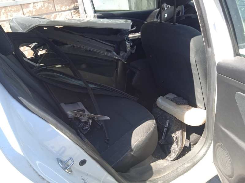 renault megane iii berlina 5 p del año 2010