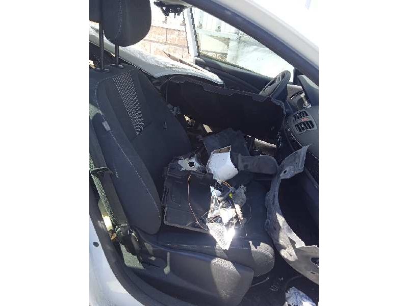 renault megane iii berlina 5 p del año 2010