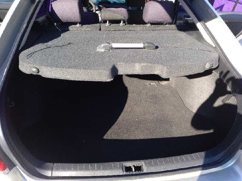 toyota avensis berlina (t25) del año 2004