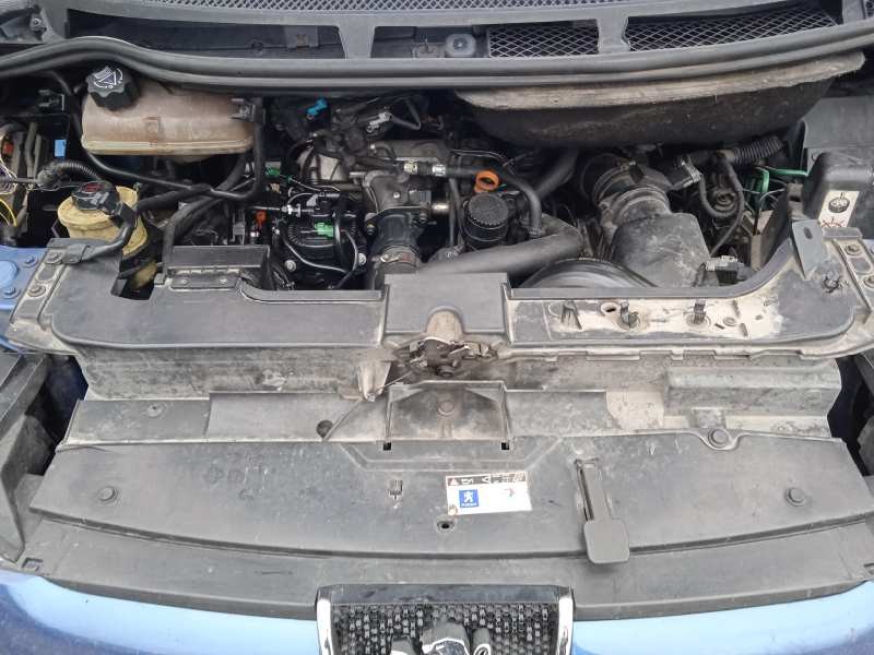 peugeot 807 del año 2004