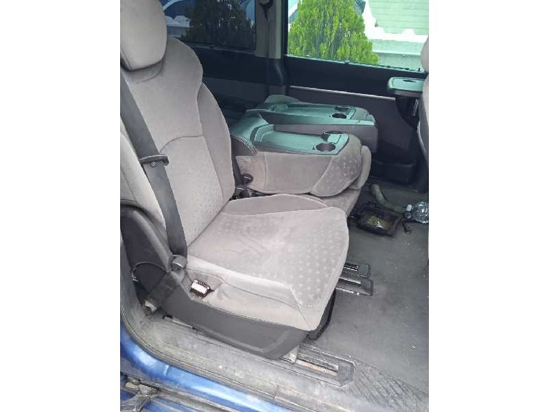 peugeot 807 del año 2004