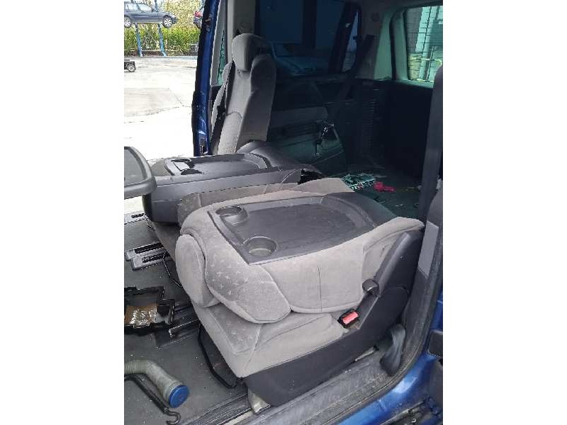 peugeot 807 del año 2004