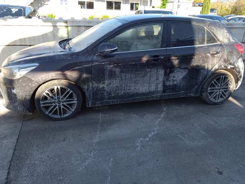 kia rio (yb) del año 2017