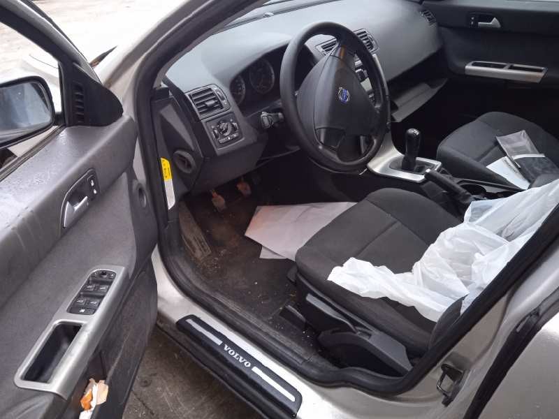 volvo s40 berlina del año 2005