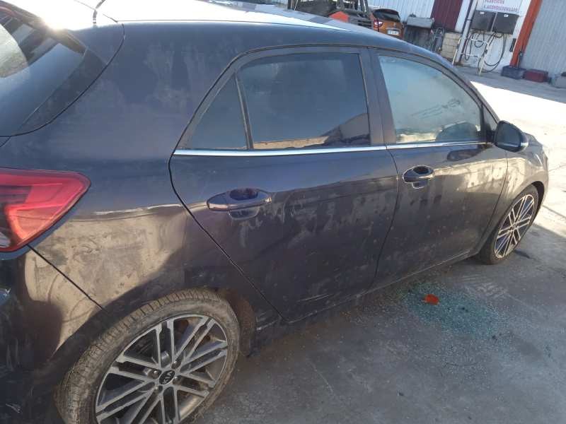 kia rio (yb) del año 2017