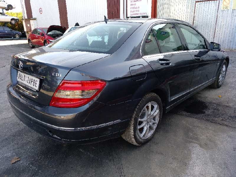 mercedes-benz clase c (w204) berlina del año 2009