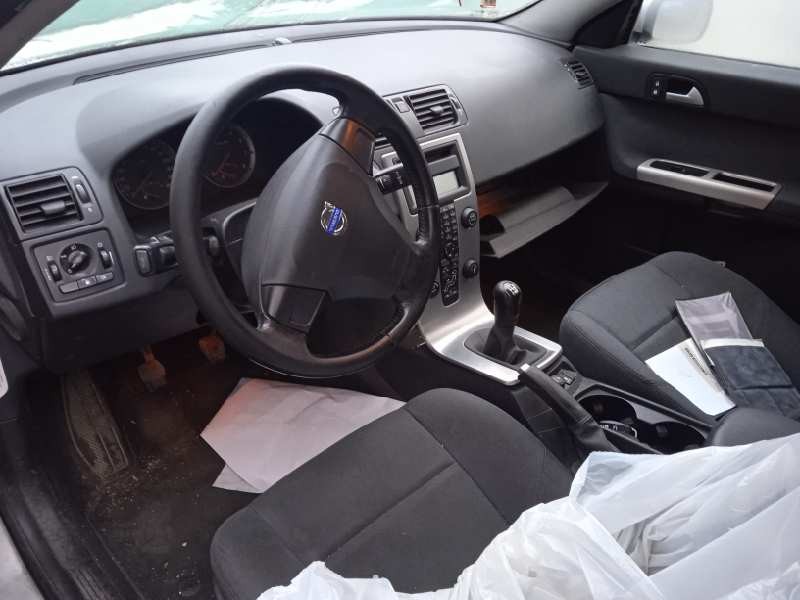 volvo s40 berlina del año 2005