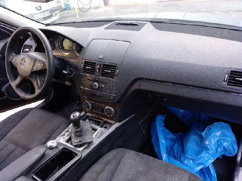 mercedes-benz clase c (w204) berlina del año 2009