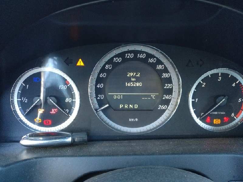 mercedes-benz clase c (w204) berlina del año 2009