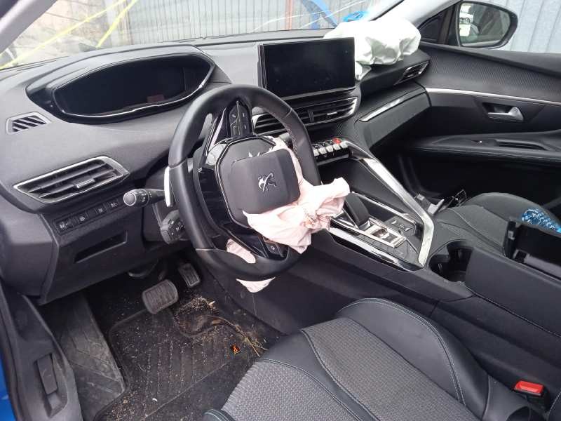 peugeot 3008 del año 2021