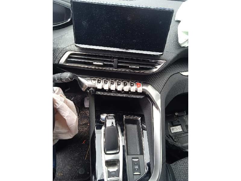 peugeot 3008 del año 2021