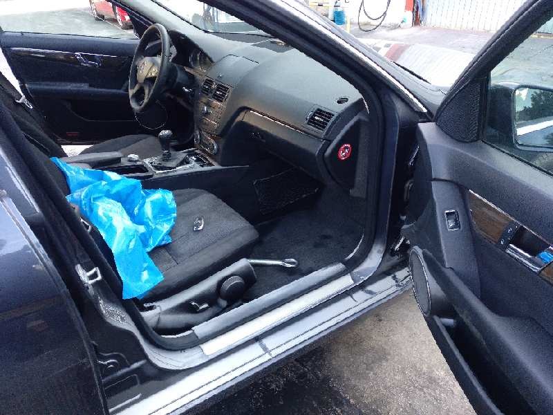 mercedes-benz clase c (w204) berlina del año 2009